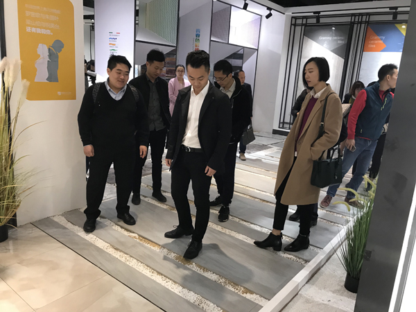 选择色彩瓷片，来格莱美音乐陶瓷